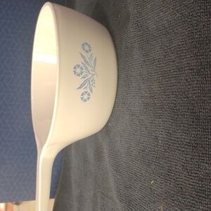 Corning Ware P-82-B sauce pan, 1-1/2 pint.Great condition!